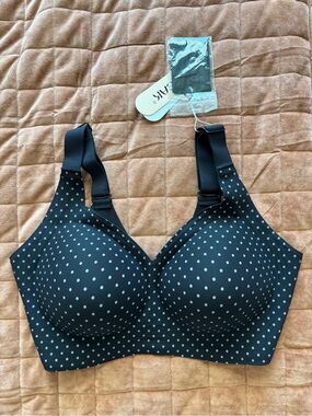 Polka Dot Seamless Support Bra in Black with Polka Dots